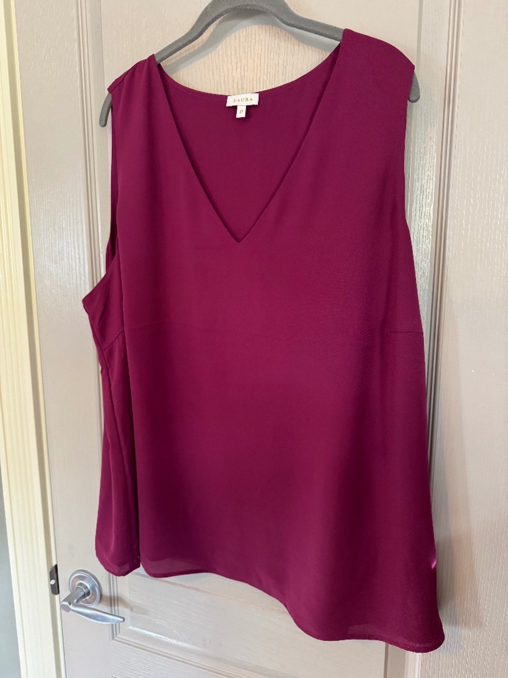 Laura Sleeveless V-neck Blouse